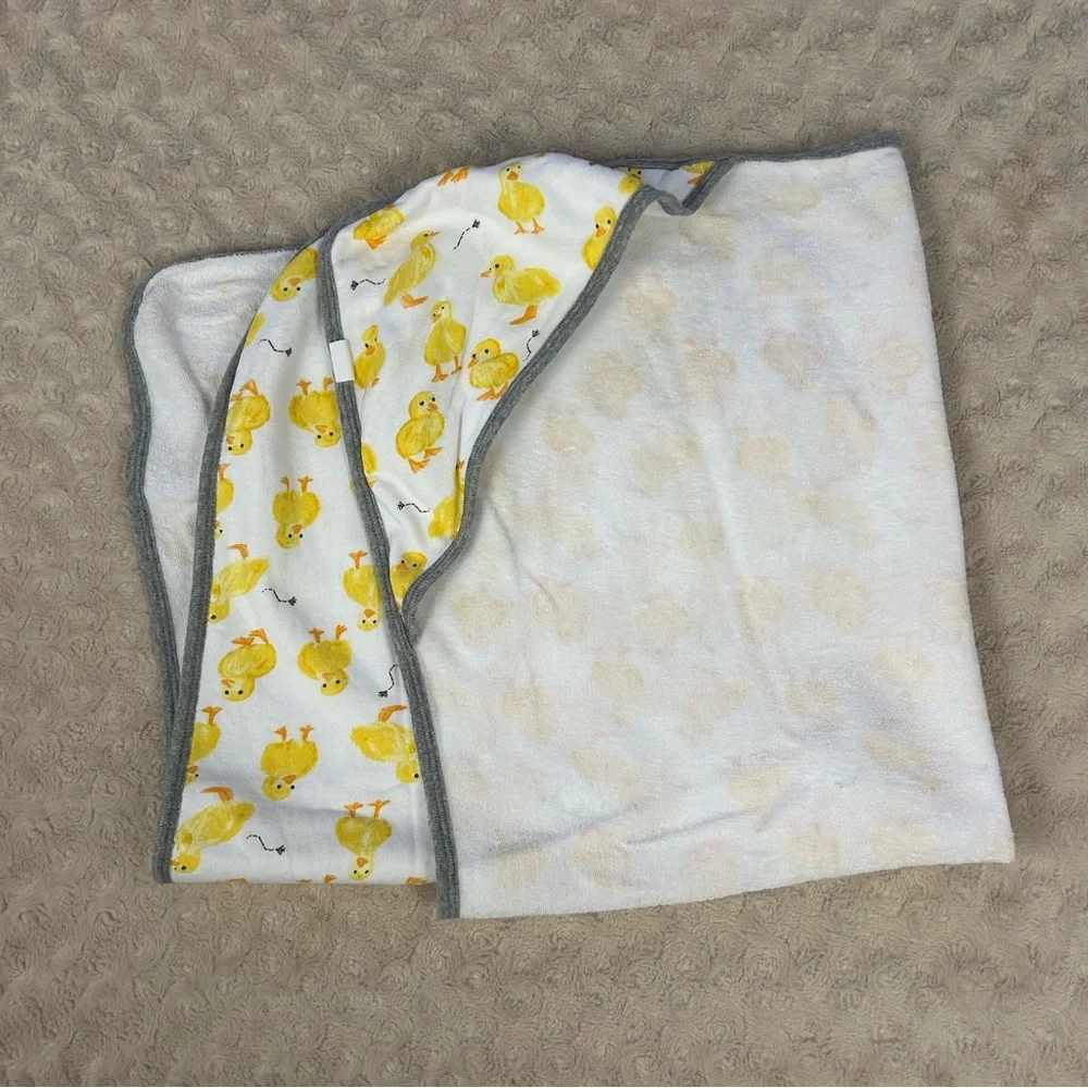 Burt's Bees Baby Hooded Towel Terry Cloth Duck Print Gray White Yellow Duckling